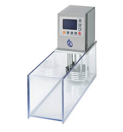 Cumplimiento de normativas ISO/IEC en baños de agua transparentes para laboratorios