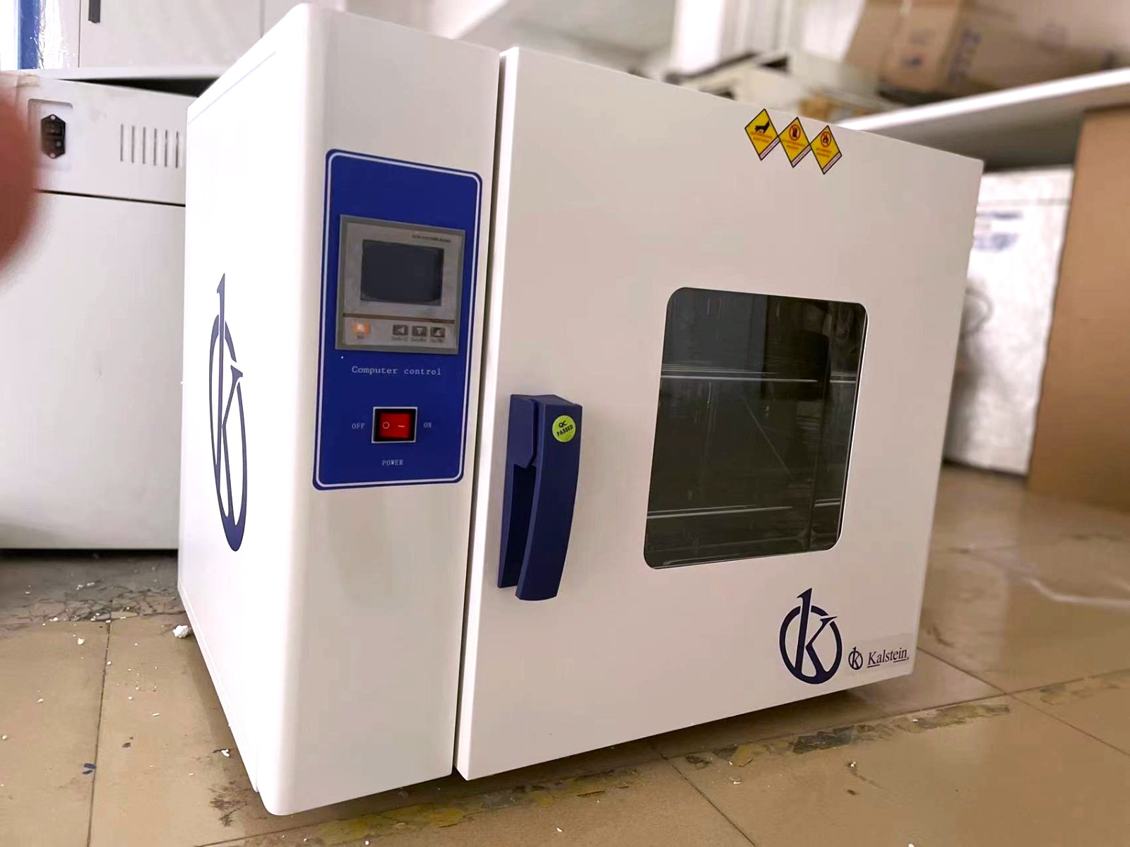 ¿Estufas de laboratorio es igual a horno de laboratorio?