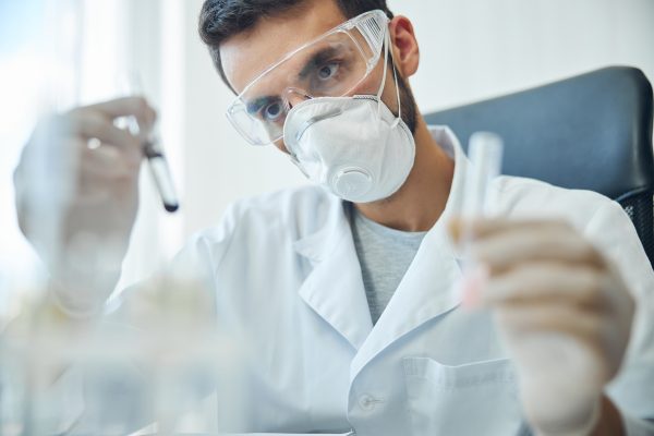¿Qué medidas se pueden tomar para reducir los riesgos asociados al uso de muflas?