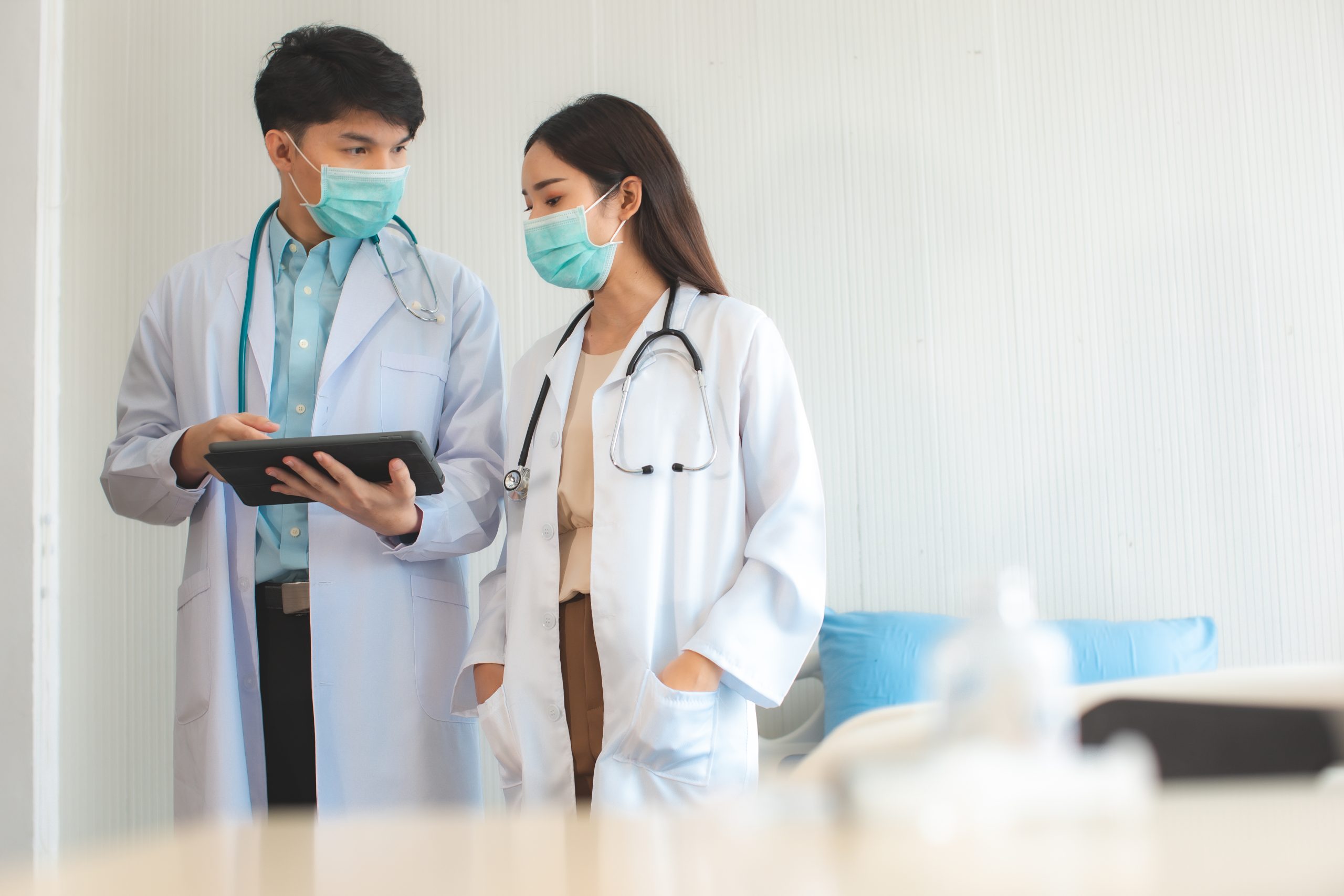 ¿Cómo se determina la temperatura correcta para una mufla de laboratorio?