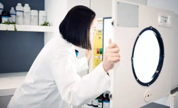 ¿De qué manera pueden mejorar las muflas el rendimiento de la práctica de laboratorio?