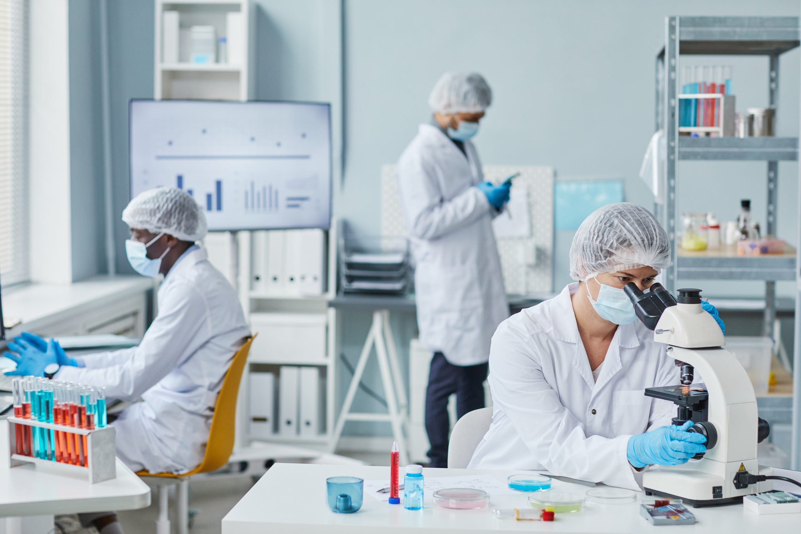 Deduciendo la Distinción entre Laboratorios de Criminología y Otros Laboratorios Forenses
